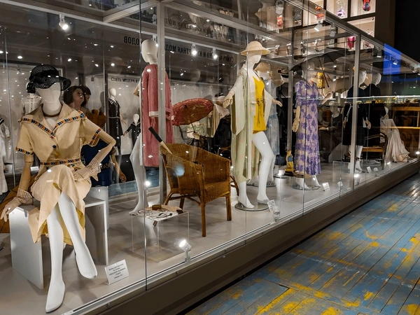 Branded vs. Unbranded UK Wholesale Clothing: Pros, Cons & What to Pick