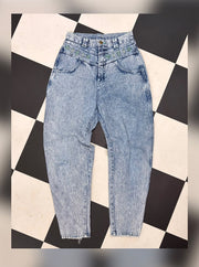 Light-wash blue denim Momsy jeans with a high waist, tapered legs, and classic five-pocket styling.